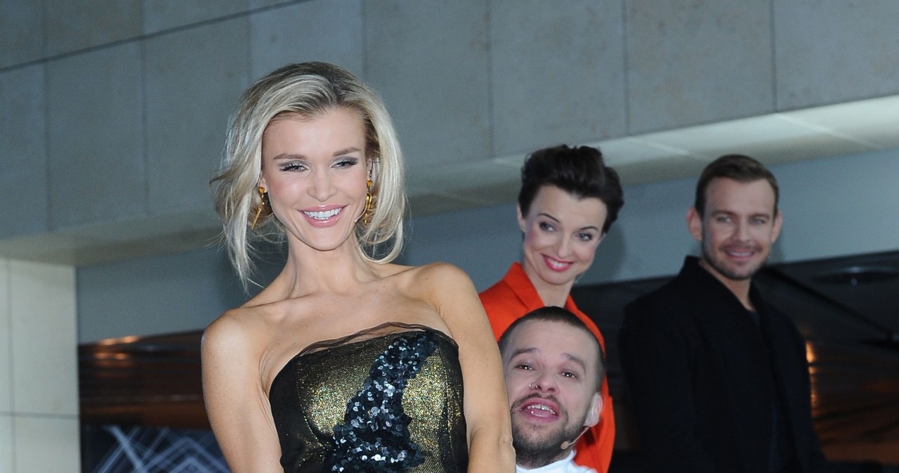 Joanna Krupa na planie "Top Model" /Antoniak /MWMedia