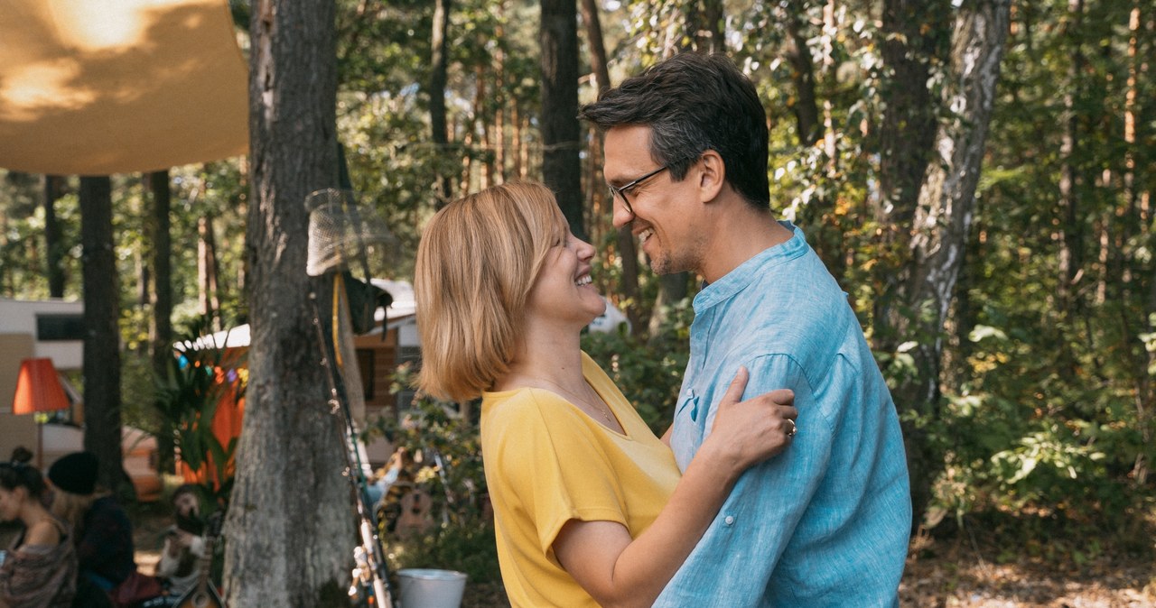 Joanna Kulig i Michał Czarnecki w filmie "Każdy wie lepiej" /fot. Andrzej Wencel/Kino Świat /materiały prasowe