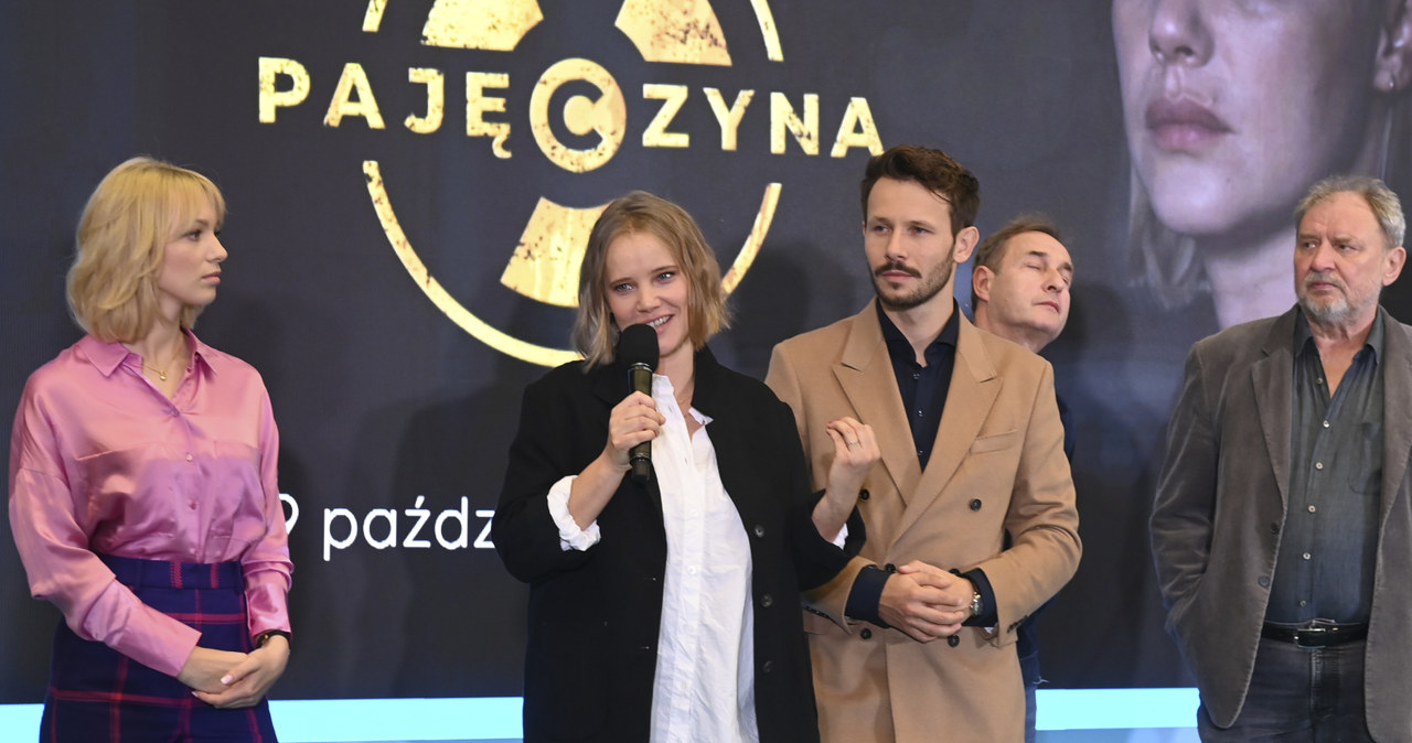 Joanna Kulig, Mateusz Banasiuk, Anna Kraszewska podczas promocji serialu "Pajęczyna" /Niemiec /AKPA