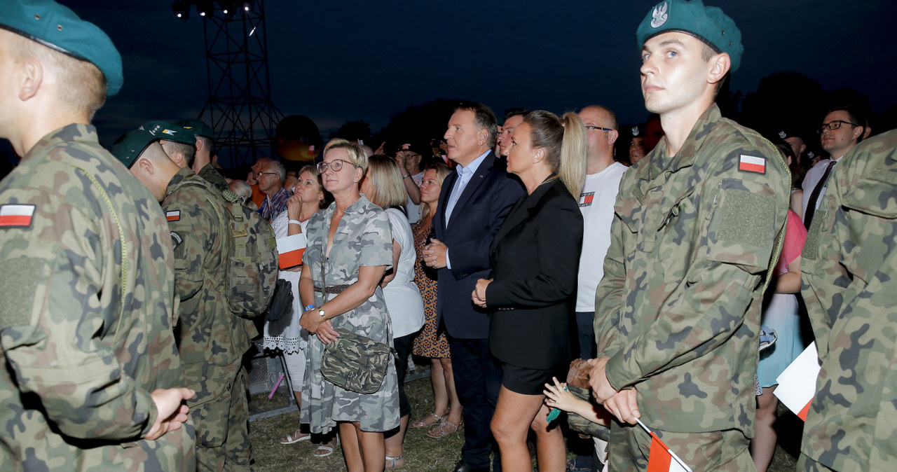 Joanna Kurska i Jacek Kurski na koncercie piosenki wojskowej /Piotr Podlewski /AKPA