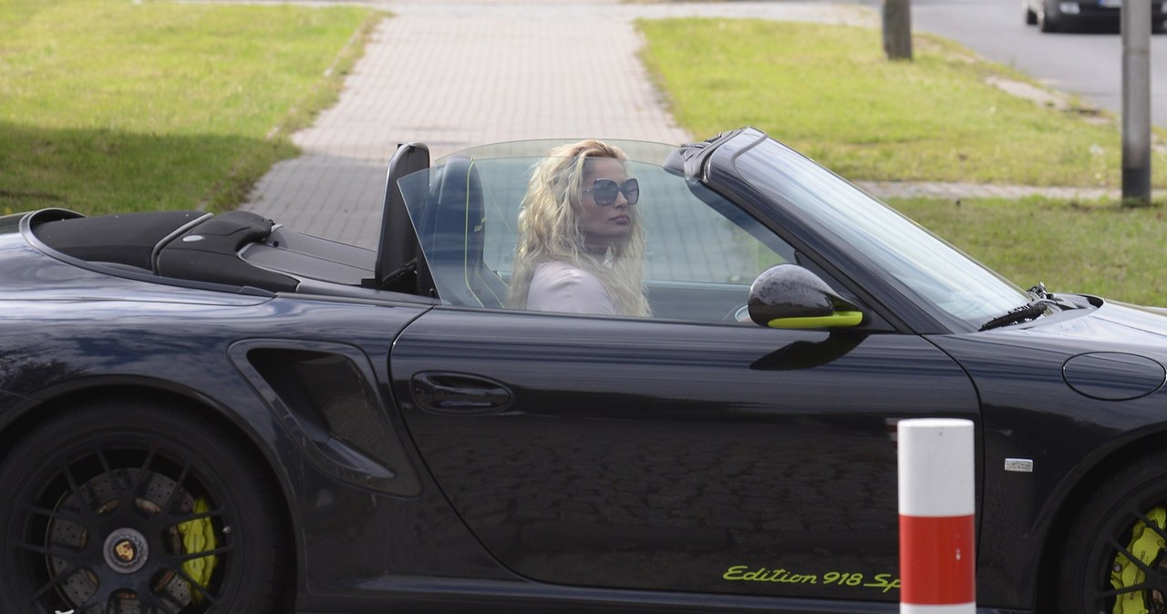 Joanna Liszowska w porsche (2014 r.) /Mateusz Jagielski /East News