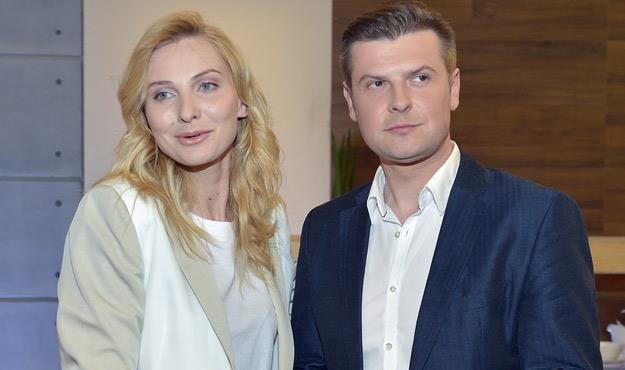 Joanna Moro i Szymon Sędrowski - odtwórcy głównych ról w serialu "Anna German" /AKPA