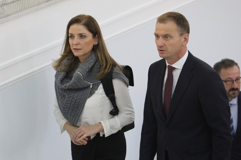 Joanna Mucha i Slawomir Nitras w drodze na posiedzenie sejmu nowej kadencji. /Tomasz Jastrzębowski /East News