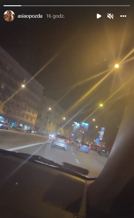 Joanna Opozda jeździ nocą po mieście i słucha smutnych piosenek o miłości https://www.instagram.com/asiaopozda/ /Instagram