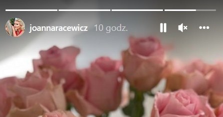 Joanna Racewicz pochwaliła się na Instagramie bukietem róż /Screen z profilu www.instagram.com/joannaracewicz /Instagram