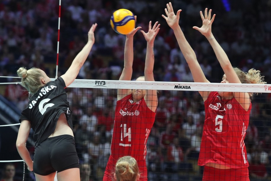 Joanna Wołosz i Agnieszka Korneluk /Roman Zawistowski /PAP