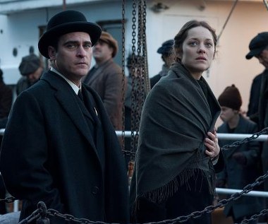 Joaquin Phoenix i Marion Cotillard w scenie z filmu "Imigrantka"