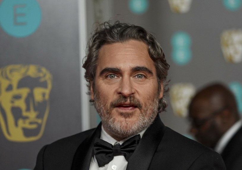 Joaquin Phoenix obiecuje zaaranżować przeniesienie zwierząt do akredytowanego rezerwatu /East News