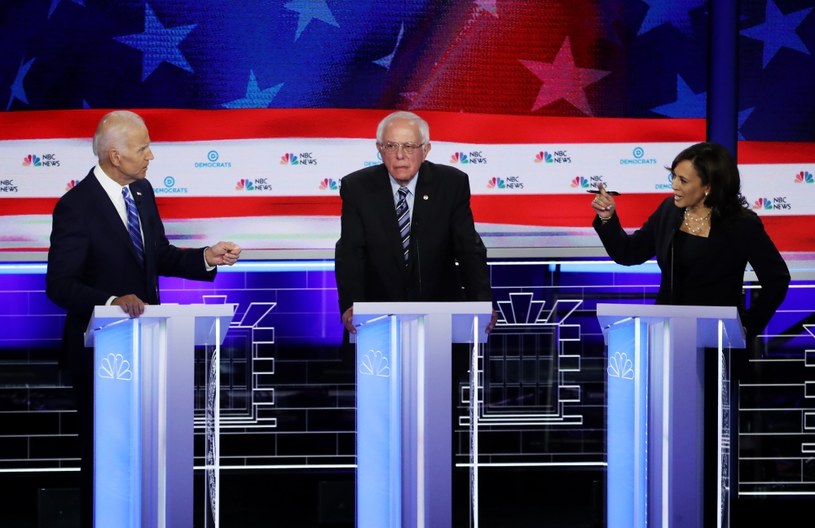 Joe Biden, Bernie Sanders i Kamala Harris podczas debaty /AFP