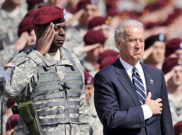 Joe Biden i generał Lloyd J. Austin III /STAN GILLILAND /PAP/EPA