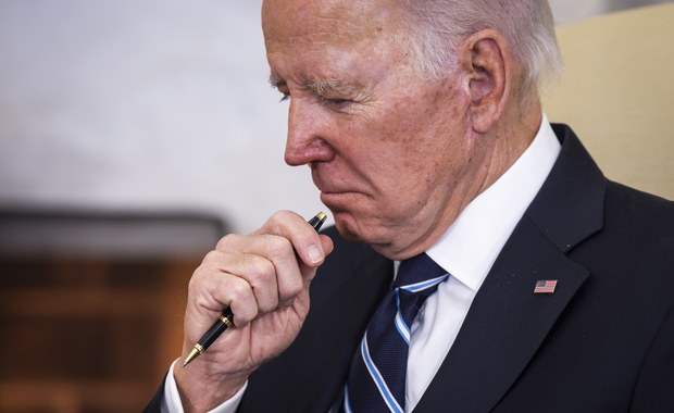 Joe Biden ma kłopoty. "Tajne dokumenty w garażu obok Corvetty?"