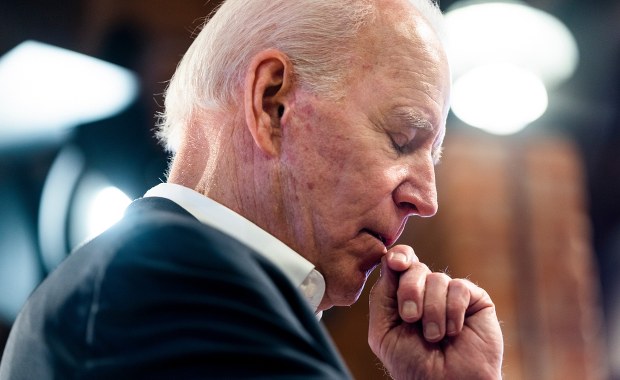 Joe Biden "może bardzo cierpieć". Lekarze komentują diagnozę byłego prezydenta USA