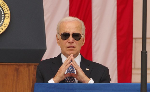 Joe Biden przerywa milczenie i ostrzega Amerykanów