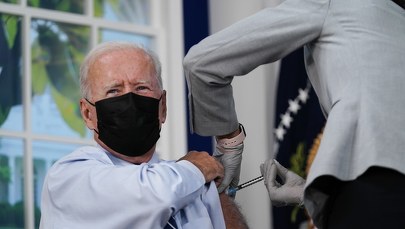 Joe Biden przyjął trzecią dawkę szczepionki przeciw Covid-19