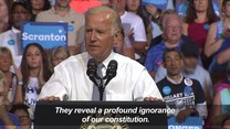Joe Biden w trakcie wiecu Clinton: poglądy Trumpa są nieamerykańskie