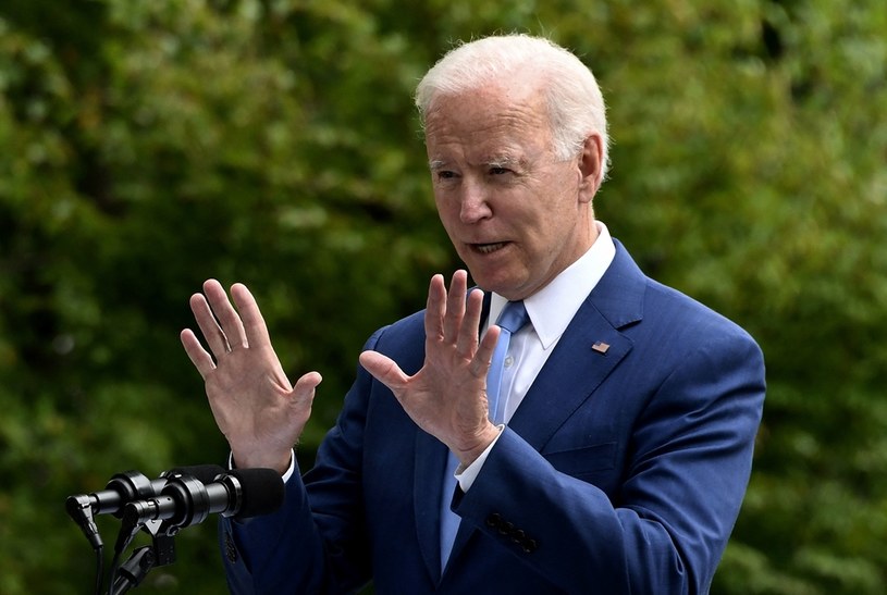 Joe Biden wie, że wysokie ceny benzyny nie są dobre dla władz /AFP