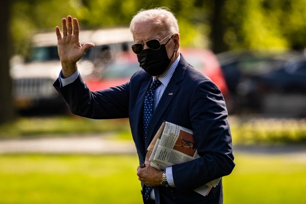 Joe Biden zachęca Amerykanów do szczepień /SAMUEL CORUM / POOL /PAP/EPA