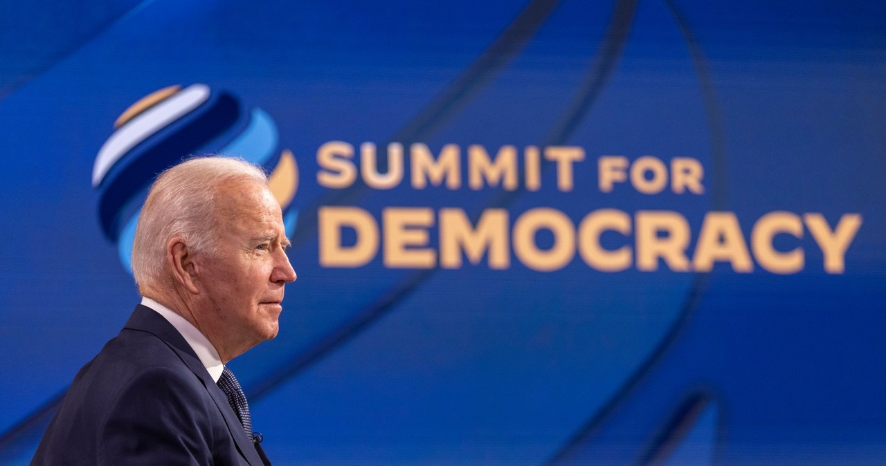 Joe Biden zamknął Szczyt dla Demokracji. "Autokracje nie są w stanie zgasić żaru wolności"