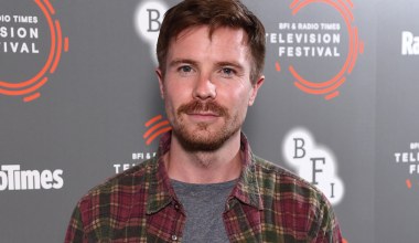 Joe Dempsie: Skoki spadochronowe, wino i "Gra o tron" [wywiad]