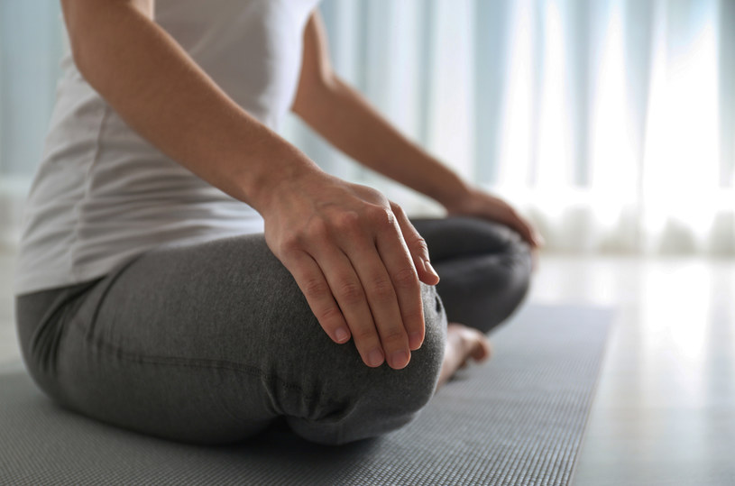 Joga i medytacja pomagają zapobiegać zachorowaniu na depresję /123RF/PICSEL