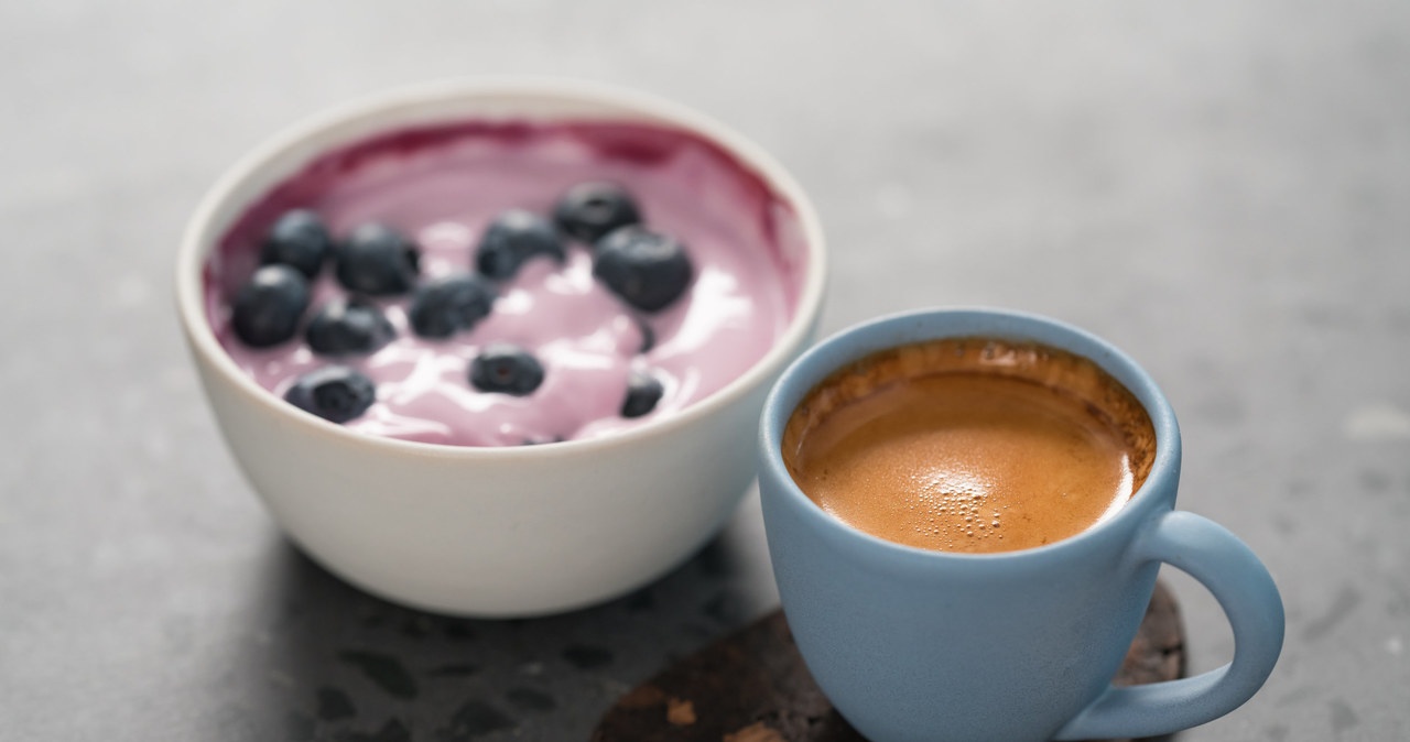 Jogurt i kawa spożywane na pusty żołądek mogą zaburzyć metabolizm /123RF/PICSEL