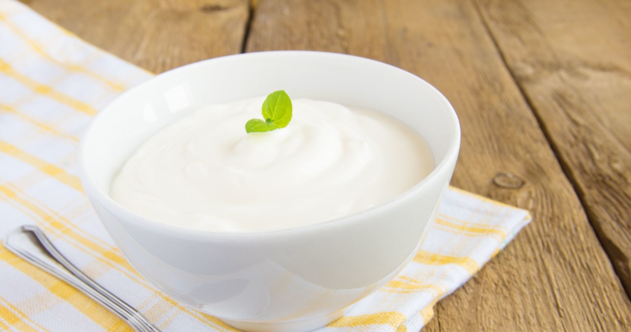 Jogurt z probiotykami to najlepsze lekarstwo na dolegliwości jelitowe /123RF/PICSEL