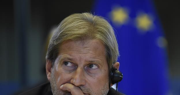 Johannes Hahn, komisarz UE ds. polityki regionalnej /AFP