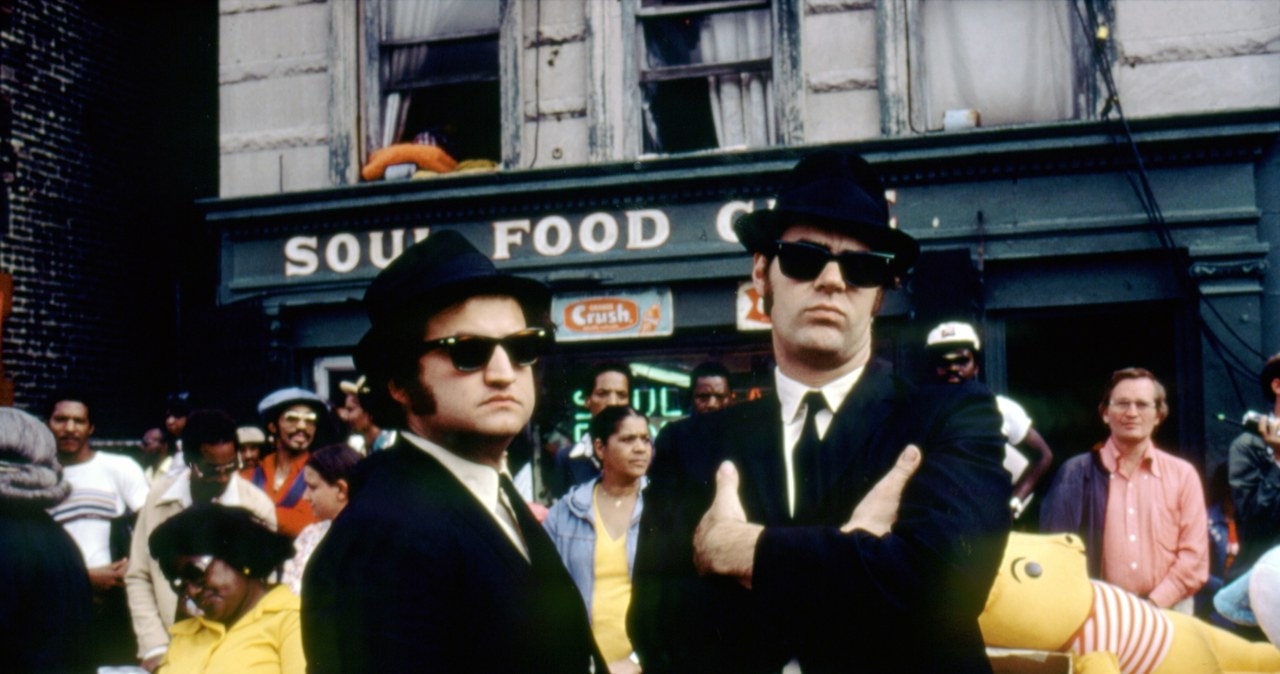 John Belushi i Dan Aykroyd w filmie "Blues Brothers" /Sunset Boulevard / Contributor /Getty Images