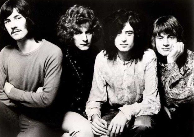 John 'Bonzo' Bonham (z lewej) z kolegami z Led Zeppelin /