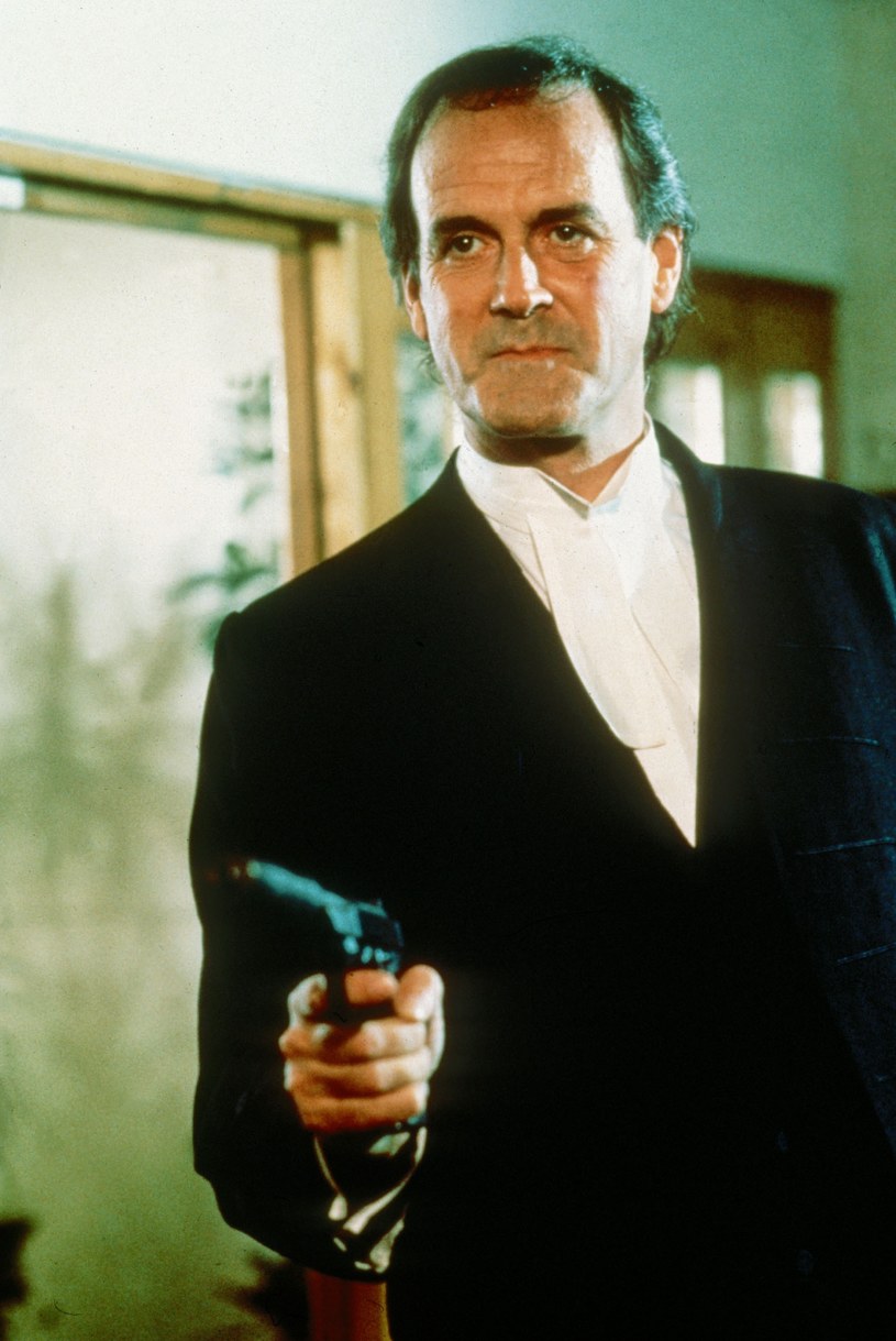 John Cleese w filmie "Rybka zwana Wandą" /Mary Evans Picture Library /Agencja FORUM