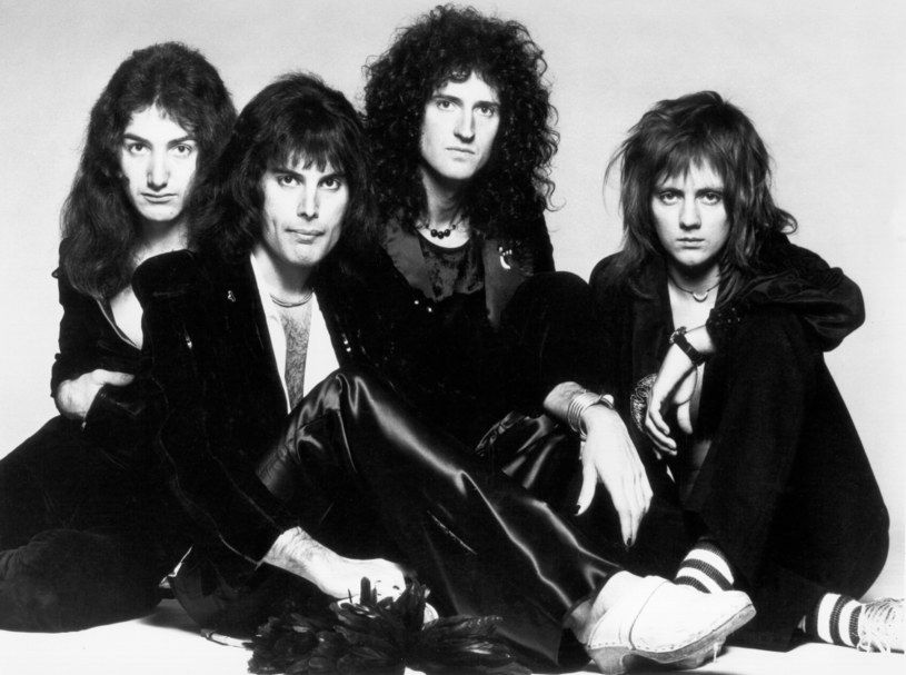 John Deacon, Freddie Mercury, Brian May i Roger Taylor w 1975 roku / Michael Ochs Archives / Stringer /Getty Images