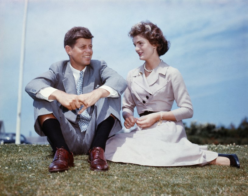 John F. Kennedy i Jacqueline Bouvier kilka miesięcy przed ślubem / Bettmann / Contributor /Getty Images