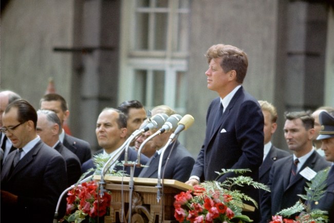 John Fitzgerald Kennedy w Berlinie w 1963 roku /Heinz-Jürgen Göttert /PAP/EPA