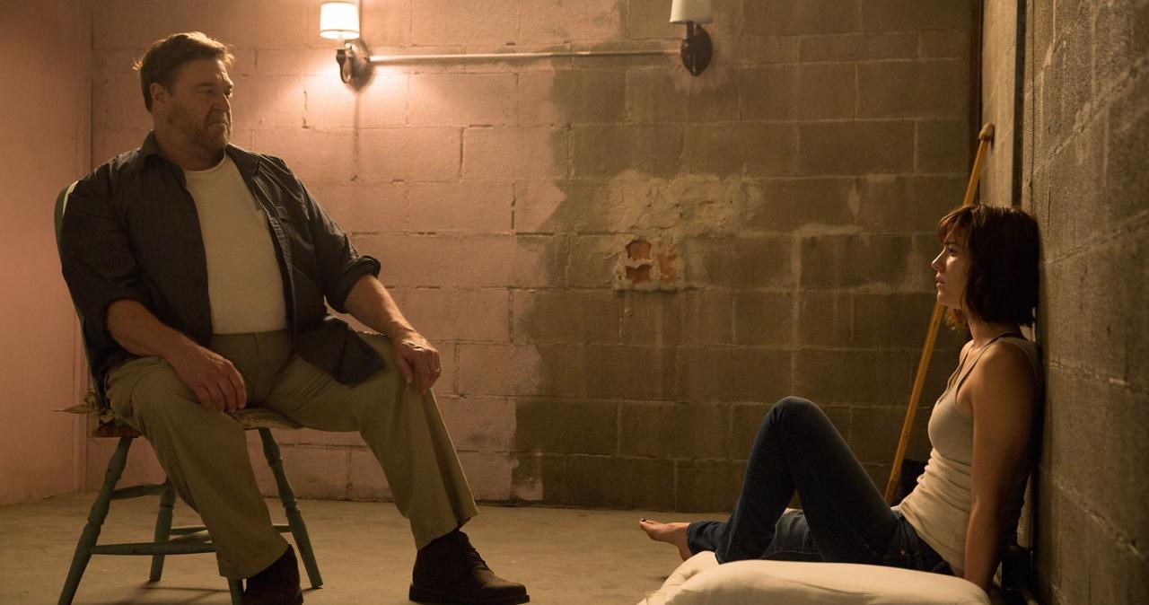 John Goodman i Mary Elizabeth Winstead w scenie z "Cloverfield Lane 10" /materiały prasowe