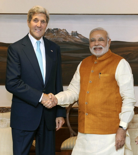 John Kerry i premier Indii Narendra Modi /PAP/EPA/INDIAN GOVERNMENT /PAP/EPA