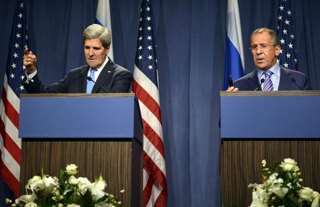 John Kerry i Siergiej Ławrow /MARTIAL TREZZINI /PAP/EPA