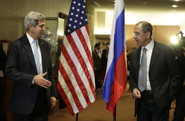 John Kerry i Siergiej Ławrow /JASON SZENES    /PAP/EPA