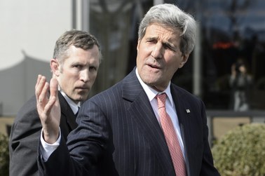 John Kerry odwołał powrót do USA, kontynuuje rozmowy z Iranem