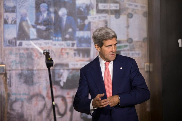 John Kerry w czasie wizyty w Izraelu /URIEL SINAI / POOL /PAP/EPA