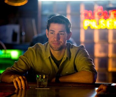 John Krasinski w scenie z filmu "Promised Land"