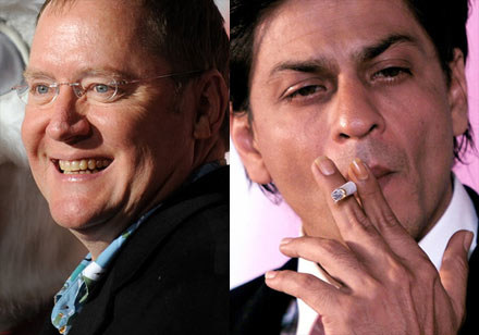 John Lasseter (L) i Shahrukh Khan (P) znaleźli się na liście "Newsweeka" /AFP