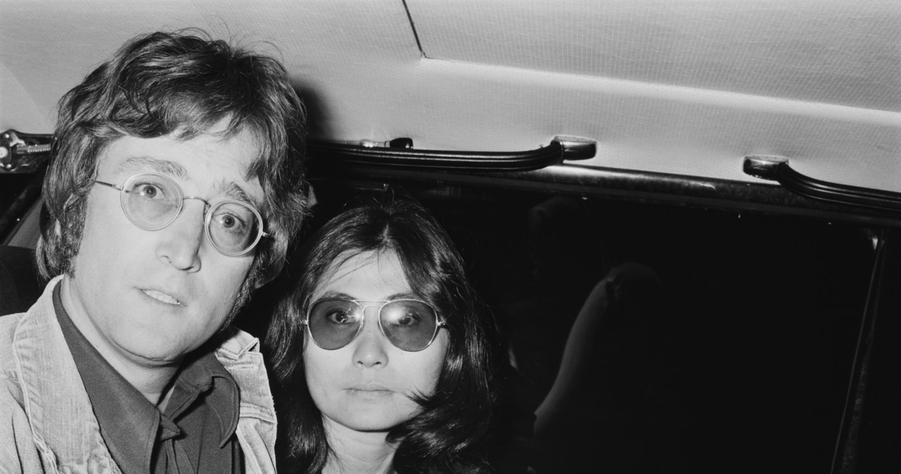John Lennon i Yoko Ono w 1971 r. w Londynie /Dove/Daily Express/Hulton Archive /Getty Images