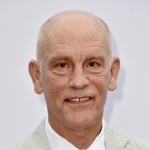 John Malkovich wystąpi w nowym teledysku Kazika