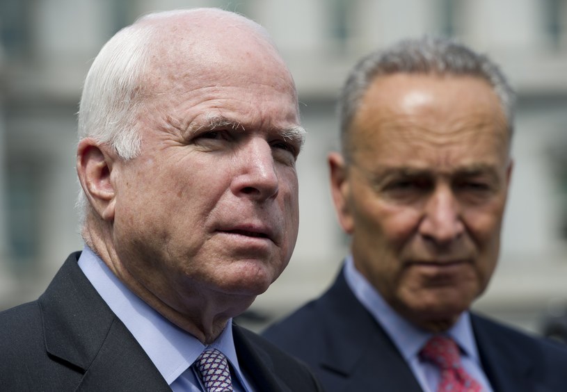John McCain i Chuck Schumer /AFP