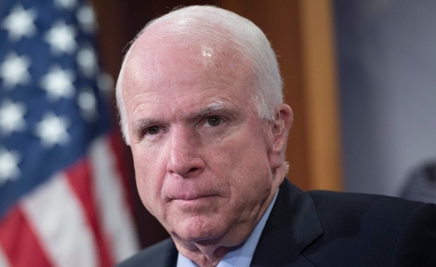 John McCain: Zamachy stały się możliwe, bo wycofaliśmy się z Iraku