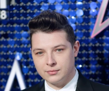 John Newman wraca po chorobie. Zobacz teledysk "Fire In Me"