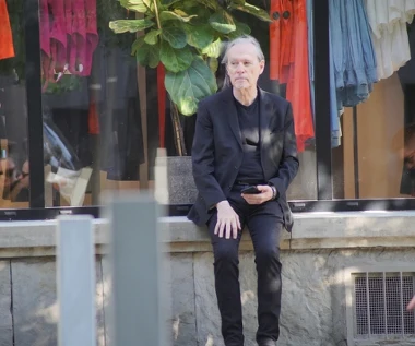 John Porter wraca do korzeni. 45-lecie płyty "Helicopters" z nową wersją przeboju "Refill"