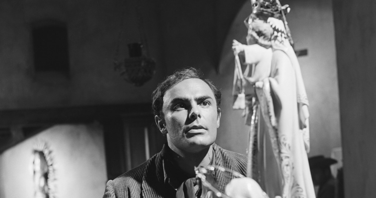 John Saxon w filmie "Winchester 73" /NBCU Photo Bank/NBCUniversal /Getty Images