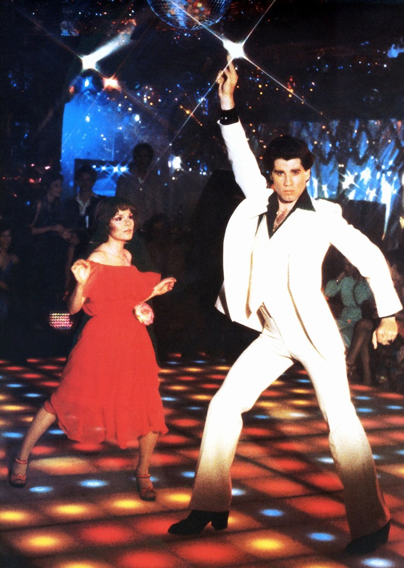 John Travolta i Karen Lynn Gorney w filmie "Gorączka sobotniej nocy" (1977) /East News