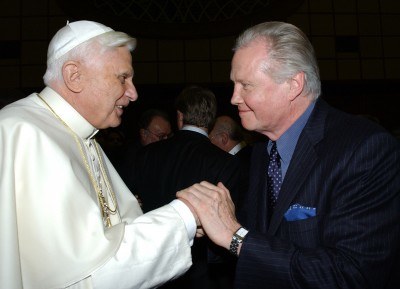 John Voight z papieżem Benedyktem XVI. /AFP
